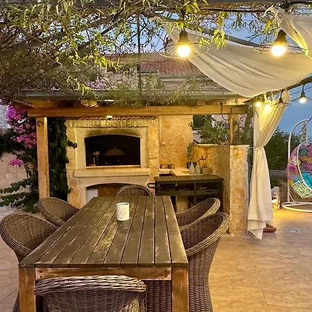 Il Melograno Hvar Tatil Evi Vrbanj